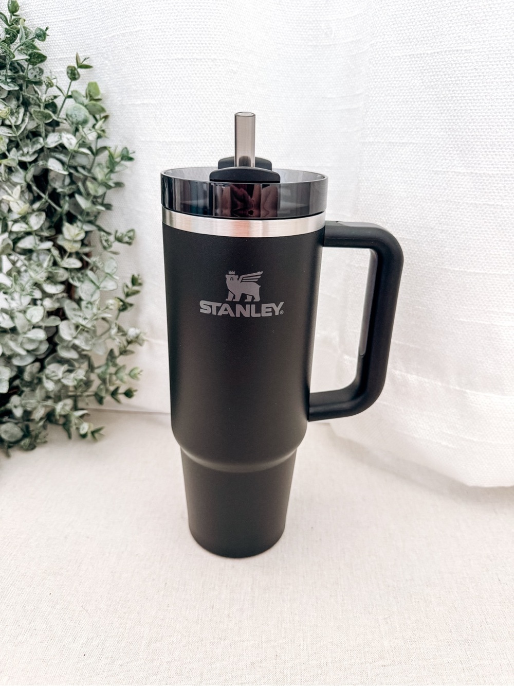 Stanley Quencher H2.0 FlowState 30 oz Tumbler Matte Black Handle Straw Cup